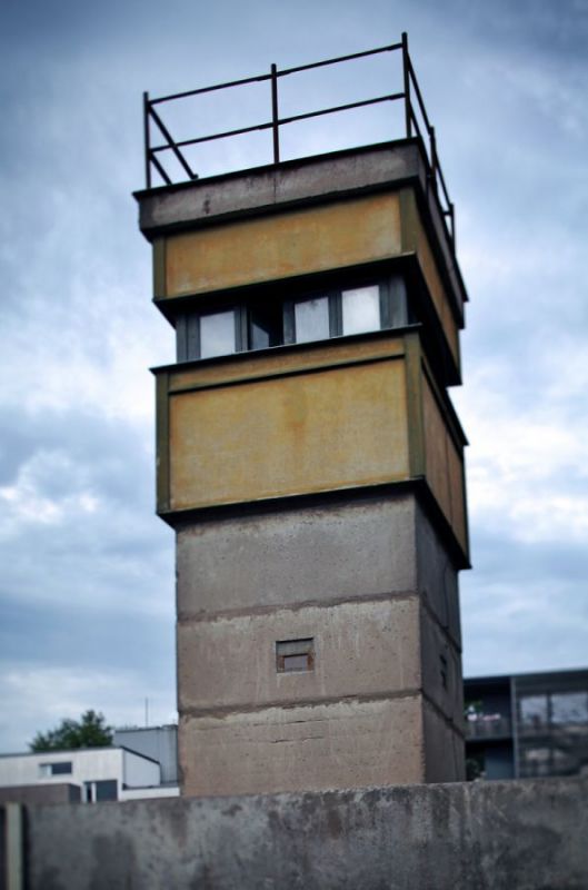 Post-Tower-of-BT-9-type-Bernauer-Strasse-Km-13-Mitte